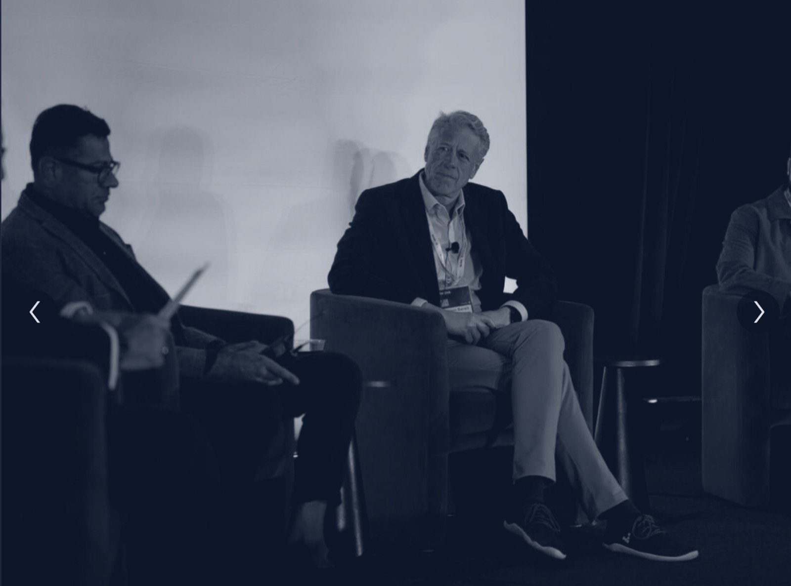 Willem Baralt speaking on a panel